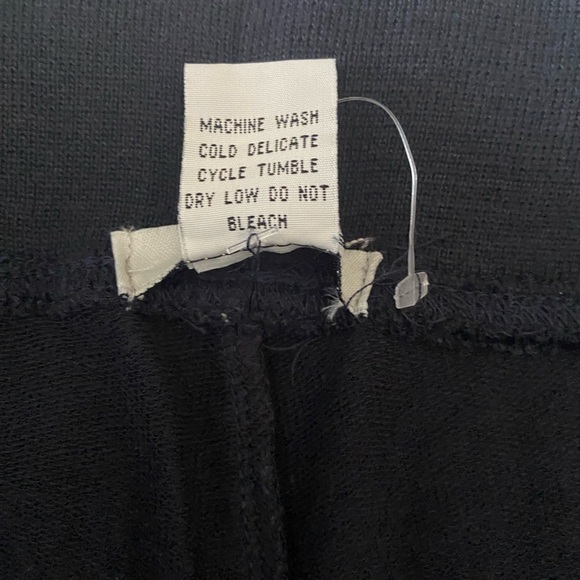 Hiatus women’s cropped pants embroidered logo,navy blue color, size 1X. - Picture 9 of 9